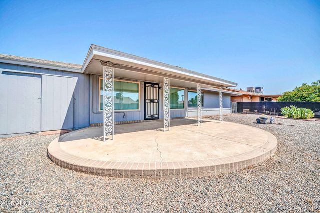 10739 W SARATOGA Circle, Sun City, AZ 85351