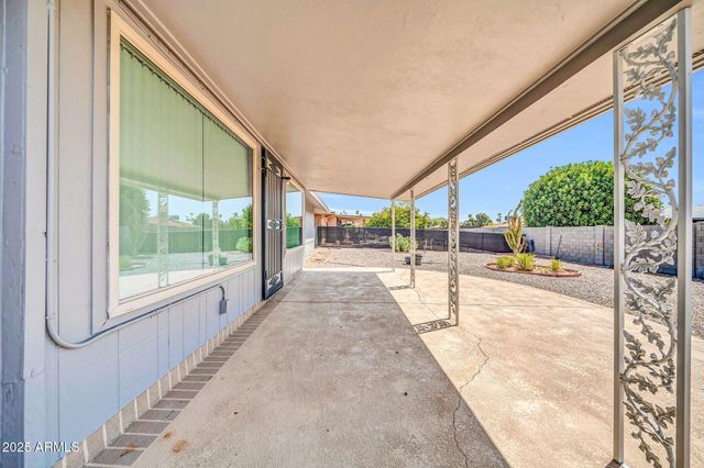 10739 W SARATOGA Circle, Sun City, AZ 85351