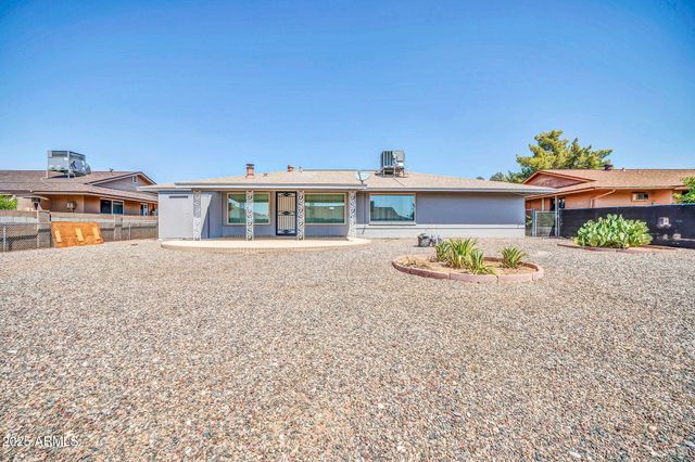 10739 W SARATOGA Circle, Sun City, AZ 85351