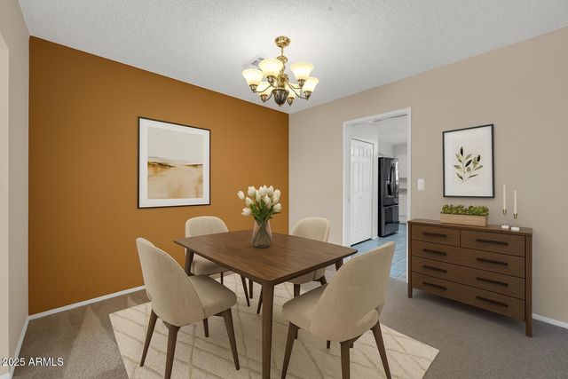 10739 W SARATOGA Circle, Sun City, AZ 85351