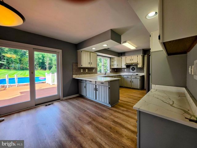 600 TURF FARM DR, Sykesville, MD 21784