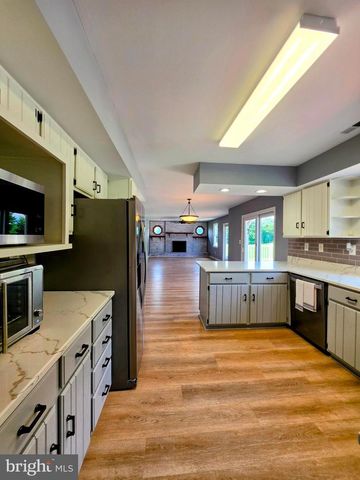 600 TURF FARM DR, Sykesville, MD 21784