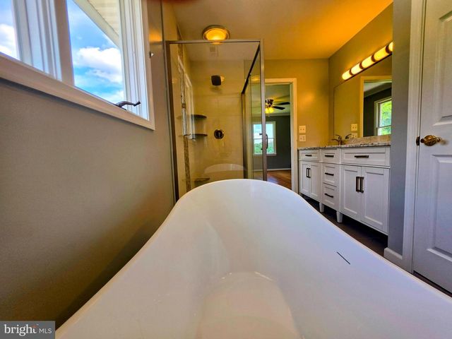 600 TURF FARM DR, Sykesville, MD 21784