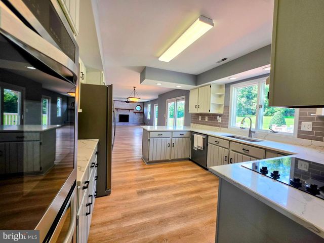 600 TURF FARM DR, Sykesville, MD 21784