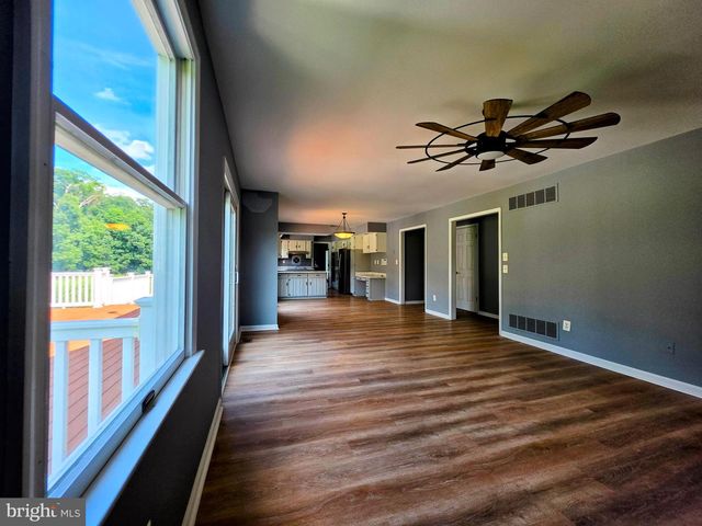 600 TURF FARM DR, Sykesville, MD 21784