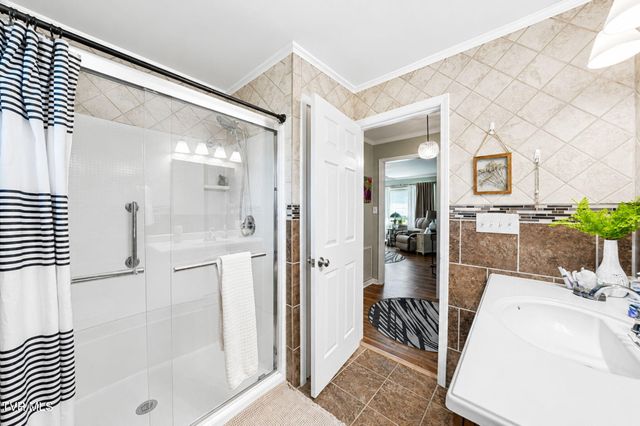 239 Gray Station Road, Johnson City, TN 37615