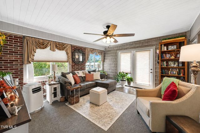 239 Gray Station Road, Johnson City, TN 37615