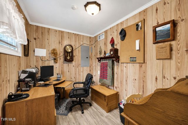 239 Gray Station Road, Johnson City, TN 37615