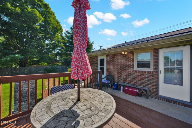 239 Gray Station Road, Johnson City, TN 37615