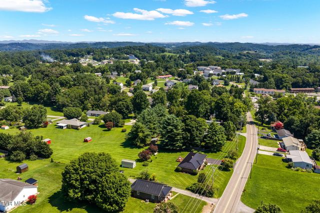 239 Gray Station Road, Johnson City, TN 37615