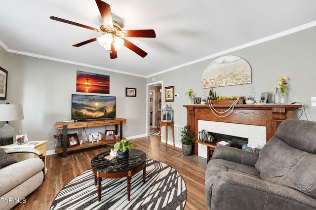 239 Gray Station Road, Johnson City, TN 37615