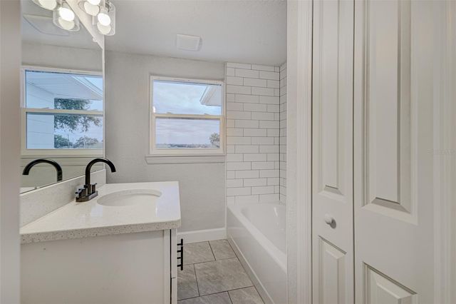 2810 W 10TH STREET, Lakeland, FL 33805