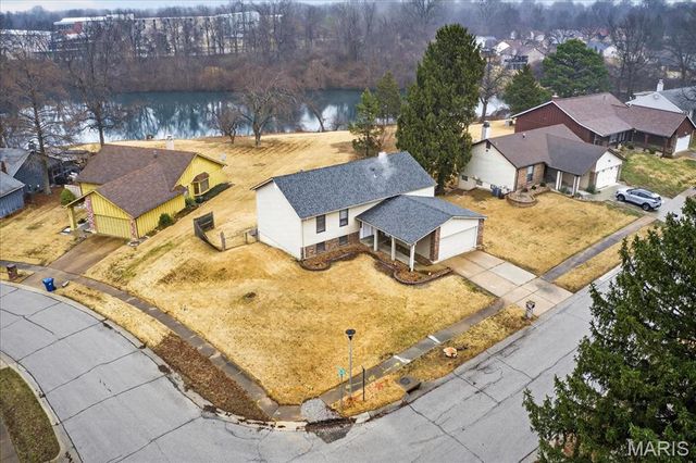 5227 Suntrail Drive, Black Jack, MO 63033