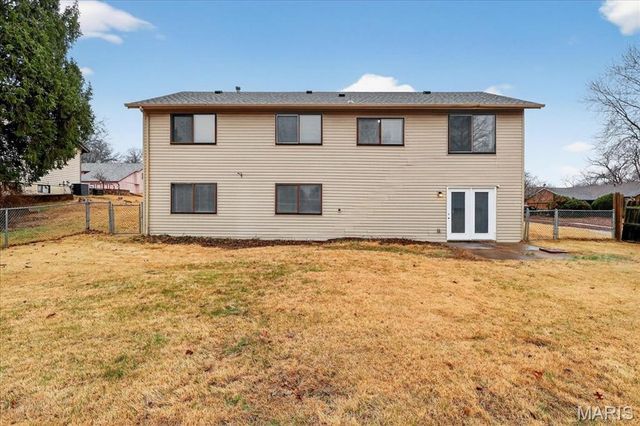 5227 Suntrail Drive, Black Jack, MO 63033