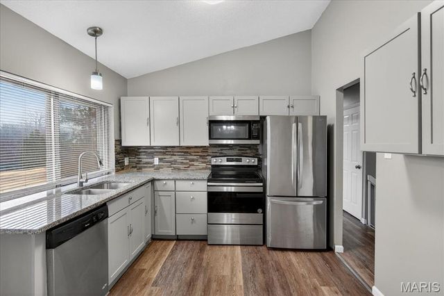 5227 Suntrail Drive, Black Jack, MO 63033