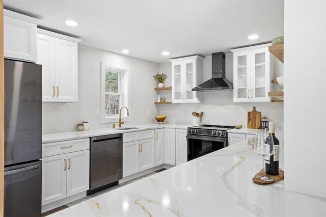 13 Sunridge Road, Windham, NH 03087