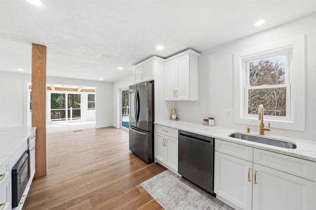 13 Sunridge Road, Windham, NH 03087