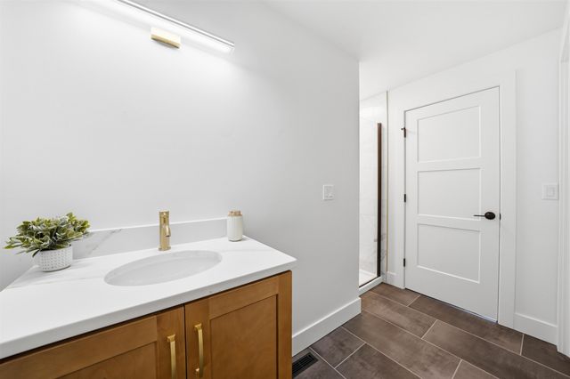 13 Sunridge Road, Windham, NH 03087