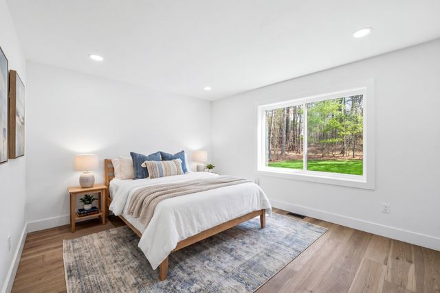 13 Sunridge Road, Windham, NH 03087
