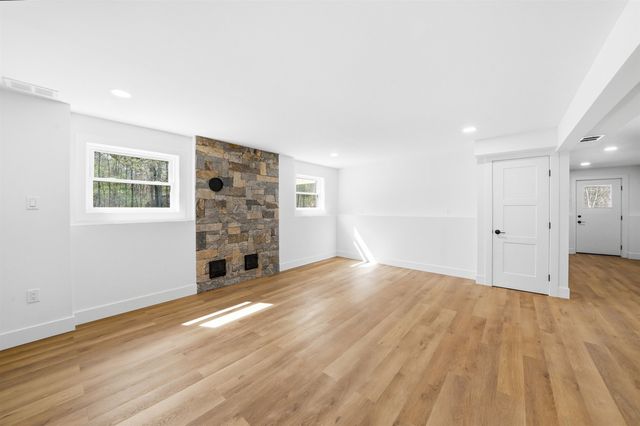 13 Sunridge Road, Windham, NH 03087
