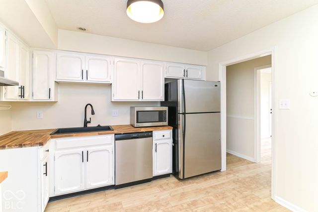 7644 Vintage Circle, Indianapolis, IN 46226