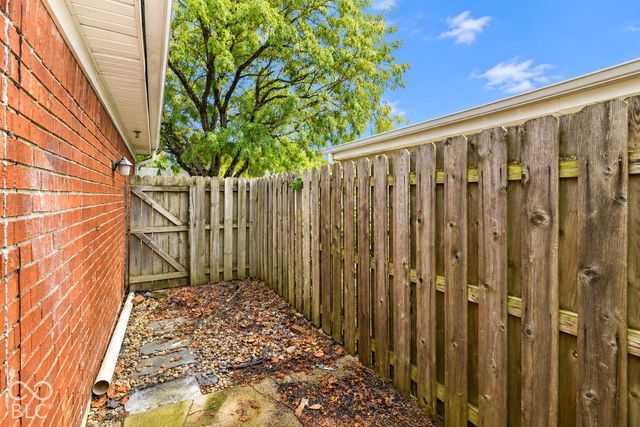 7644 Vintage Circle, Indianapolis, IN 46226