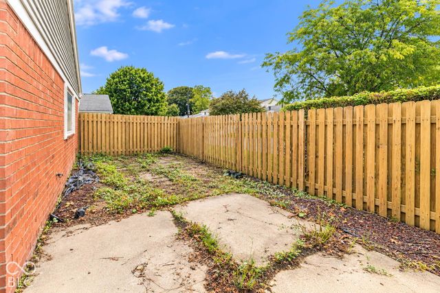 7644 Vintage Circle, Indianapolis, IN 46226