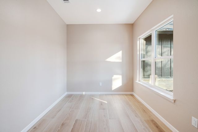 315 CR 33940, Powderly, TX 75473