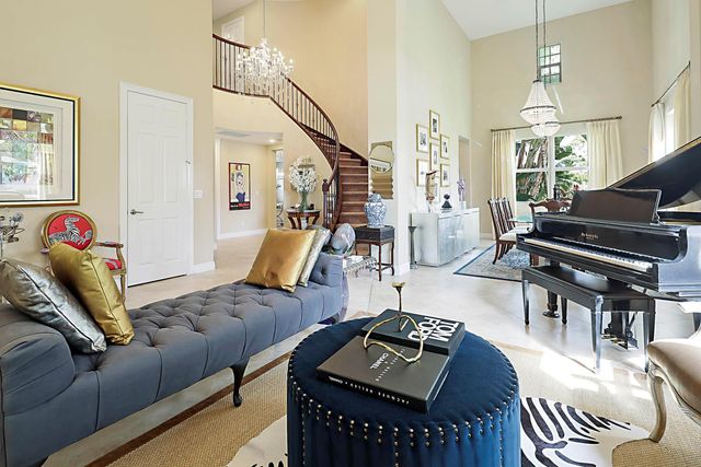 119 Manor Circle, Jupiter, FL 33458