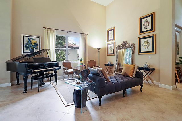 119 Manor Circle, Jupiter, FL 33458