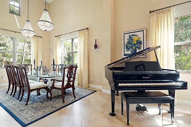 119 Manor Circle, Jupiter, FL 33458