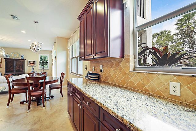 119 Manor Circle, Jupiter, FL 33458