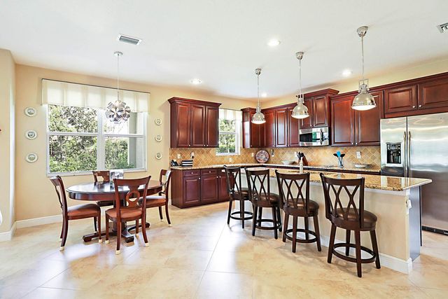 119 Manor Circle, Jupiter, FL 33458