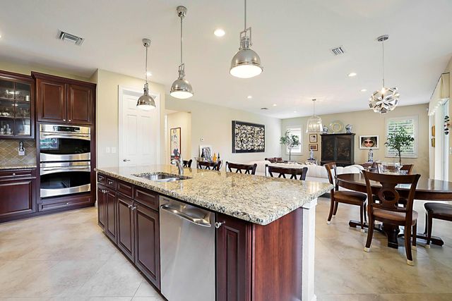 119 Manor Circle, Jupiter, FL 33458