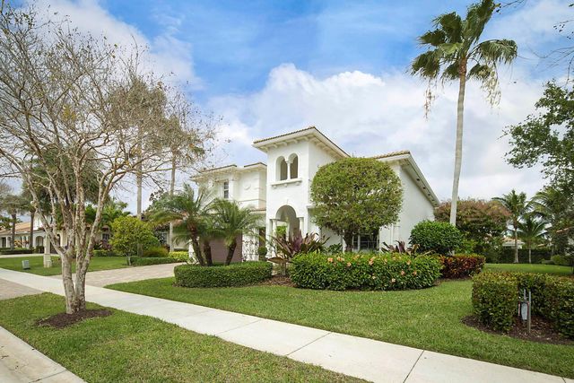 119 Manor Circle, Jupiter, FL 33458