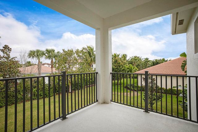 119 Manor Circle, Jupiter, FL 33458
