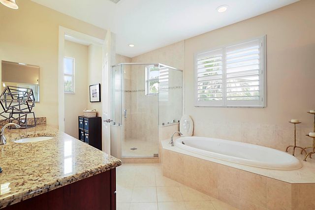 119 Manor Circle, Jupiter, FL 33458