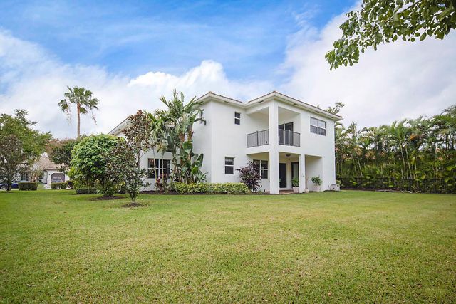 119 Manor Circle, Jupiter, FL 33458