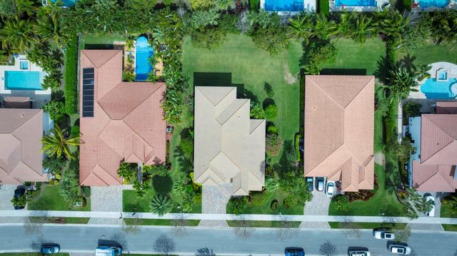119 Manor Circle, Jupiter, FL 33458