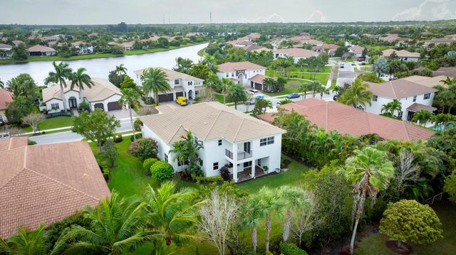 119 Manor Circle, Jupiter, FL 33458