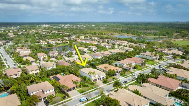 119 Manor Circle, Jupiter, FL 33458