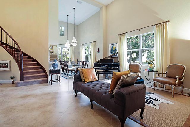 119 Manor Circle, Jupiter, FL 33458