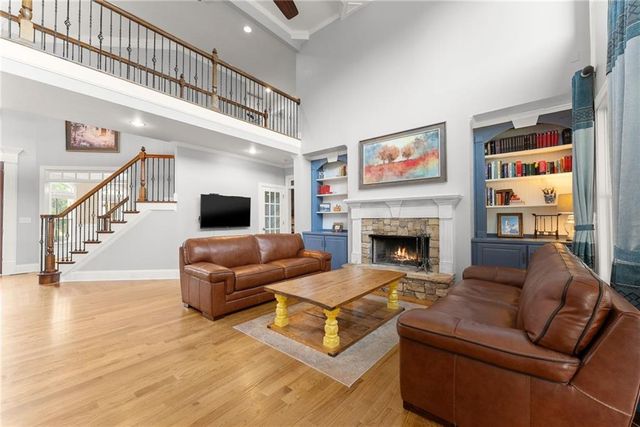 4514 Meadowland Way, Flowery Branch, GA 30542