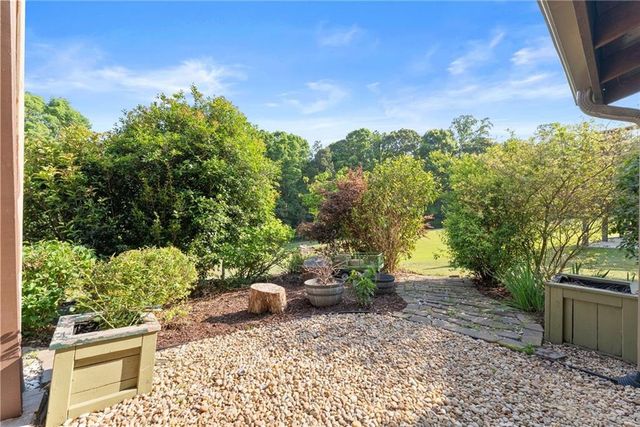 4514 Meadowland Way, Flowery Branch, GA 30542