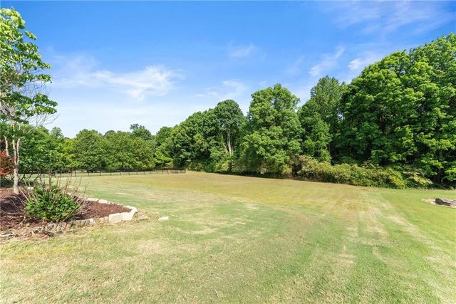 4514 Meadowland Way, Flowery Branch, GA 30542