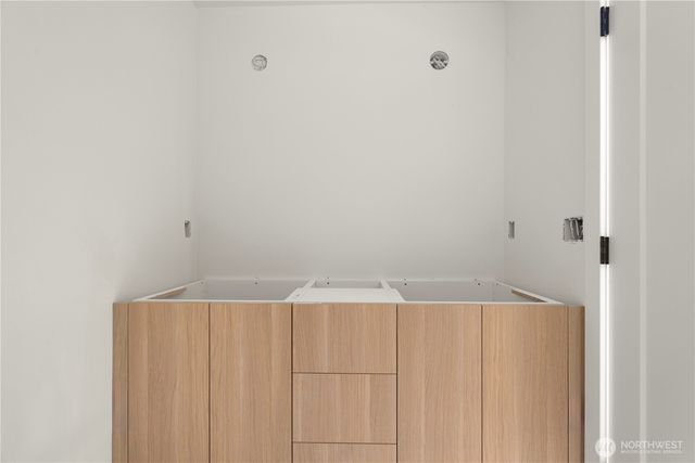 1136 B NW 57th Street, Seattle, WA 98107