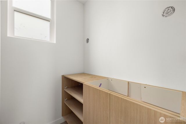 1136 B NW 57th Street, Seattle, WA 98107