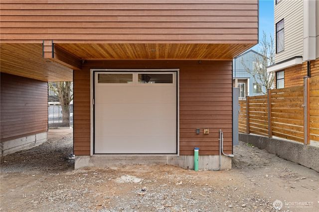 1136 B NW 57th Street, Seattle, WA 98107