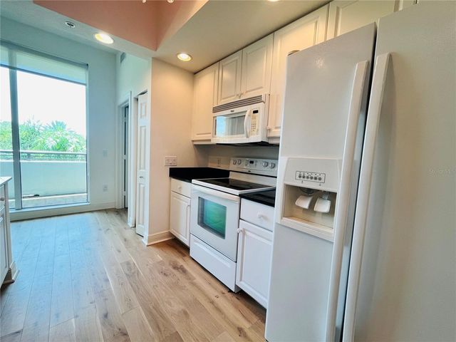 800 N TAMIAMI TRAIL 205, Sarasota, FL 34236