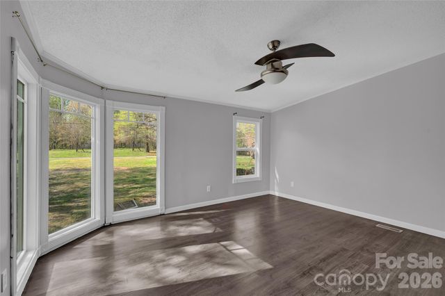 5708 Harwell Road, Catawba, NC 28609